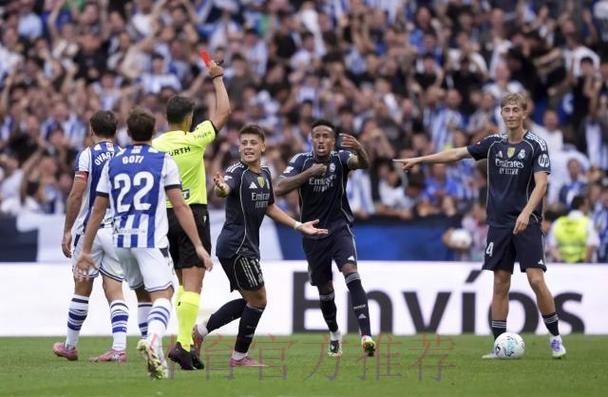 马卡:西足协承认误判赫伊森红牌 VAR裁判将停哨 马卡:西足协承认误判赫伊森红牌 VAR裁判将停哨